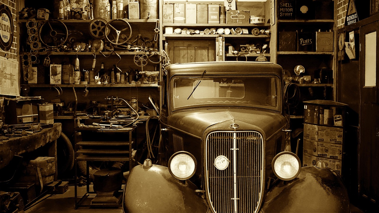 Mobile mechanic service truck